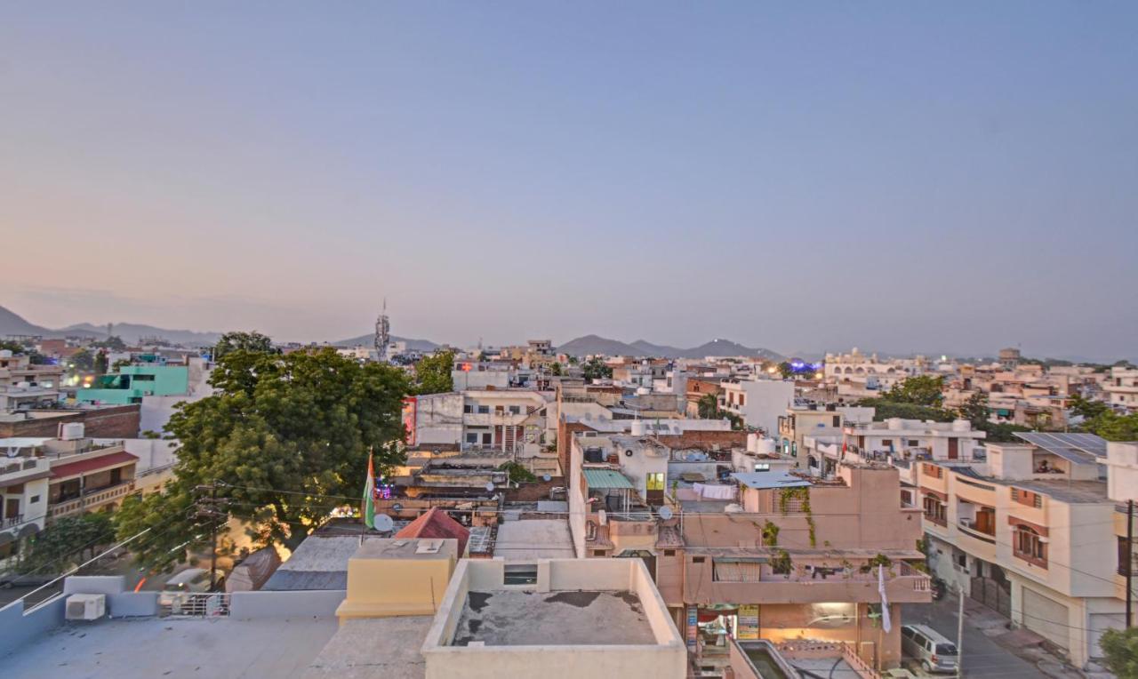 Treebo Paras Raj Near City Palace Udaipur Dış mekan fotoğraf